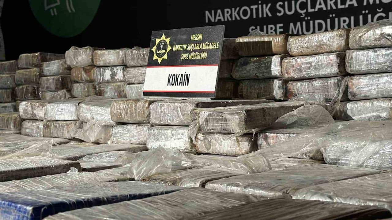 Mersin Limanı’nda Rekor Seviyede Kokain Operasyonu: 610 Kilo Uyuşturucu Maddesi Ele Geçirildi