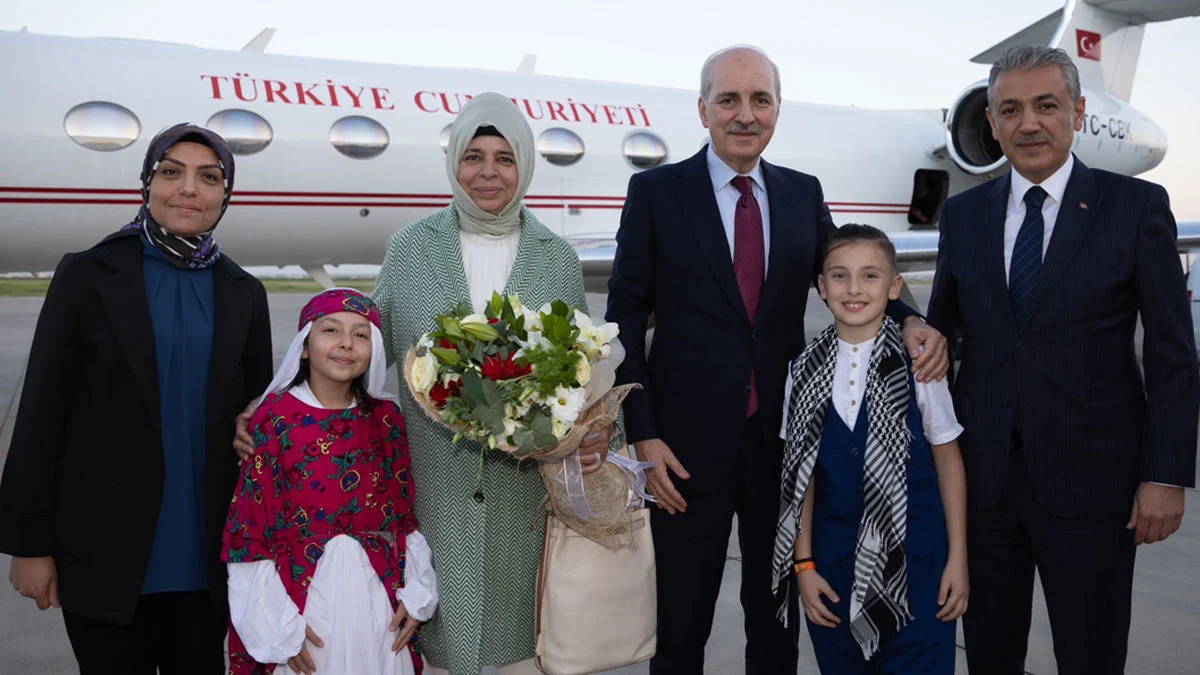 Numan Kurtulmuş’un Ailesiyle Özel Uçakla Mardin Seyahati