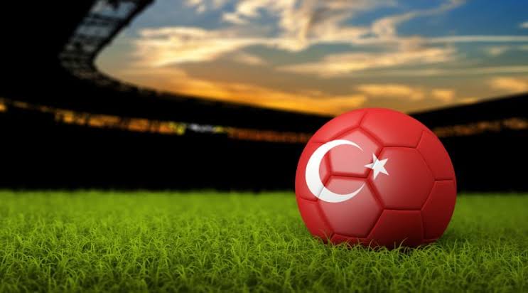 Türk Futbolu Büyük Tehlike İçinde: Tescil Edilmeme Riski Var!