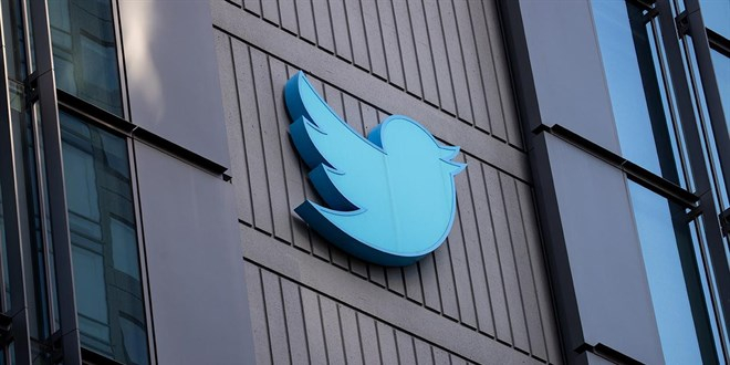 Twitter, Yüksek Profilli Hesaplar için Mavi Tik'i Ücretsiz Geri Yükledi - Haber Başlığı