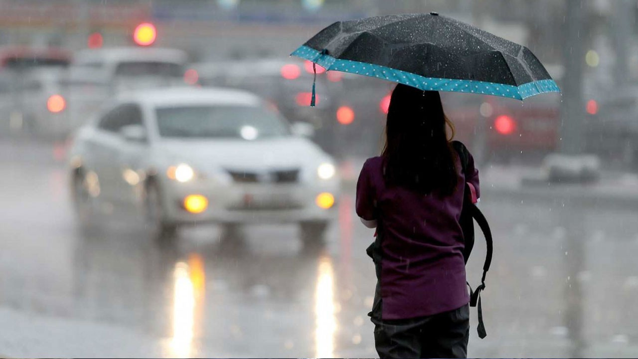 Yağışlar Ülkeyi Sarıp Sarmalıyor: Hangi İllerde Şemsiyeler Hazır?
