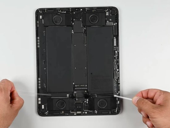 M4 iPad Pro’nun Pili Artık Daha Kolay Değiştirilebiliyor