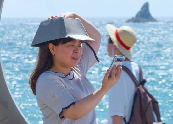 Google Japonya’dan ilginç yeni konsept: Klavye tuşu şeklinde işlevsel şapka [Video]