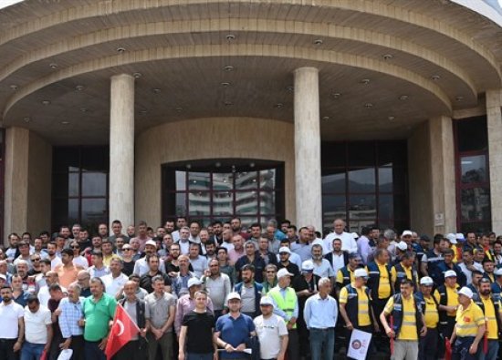 Kahramanmaraş Belediyesi 1 Mayıs'ta İşçi Maaşlarına Ek Zam Yaptı