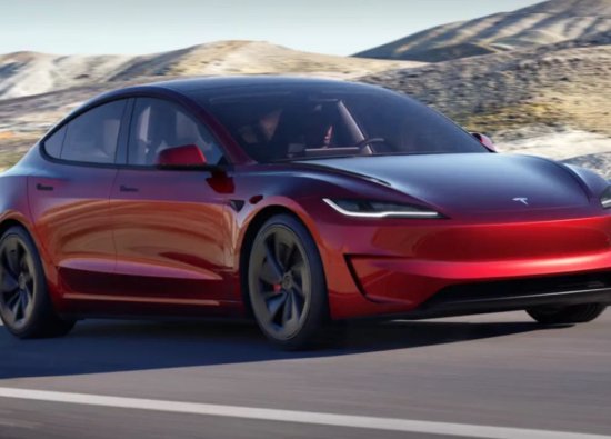 Tesla Model 3 Performance Tanıtımı