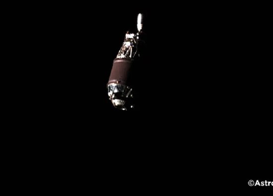 Uzay Çöplerini İnceleyen Uydu: İlk Çöp Fotoğrafı Geldi