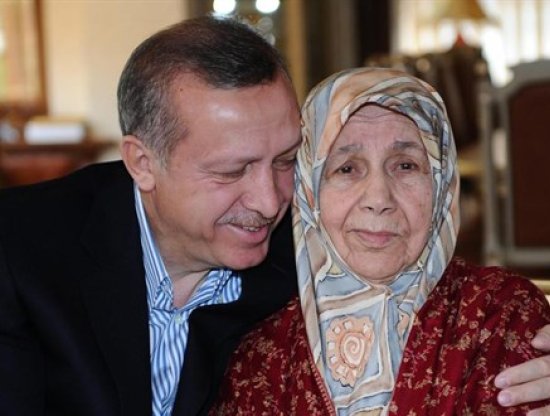 Cumhurbaşkanı Erdoğan'dan Anneler Günü Mesajı