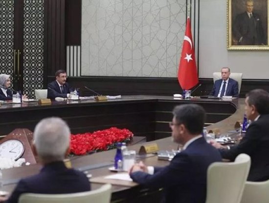 Gösterişli Görüntüler MKYK Toplantısında: Cumhurbaşkanı Erdoğan'dan Uyarı