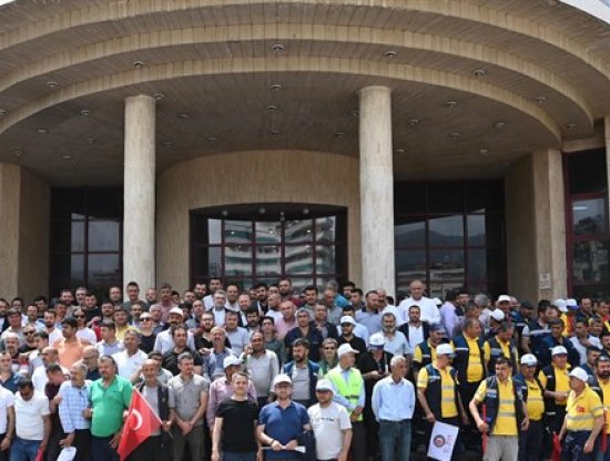 Kahramanmaraş Belediyesi 1 Mayıs'ta İşçi Maaşlarına Ek Zam Yaptı
