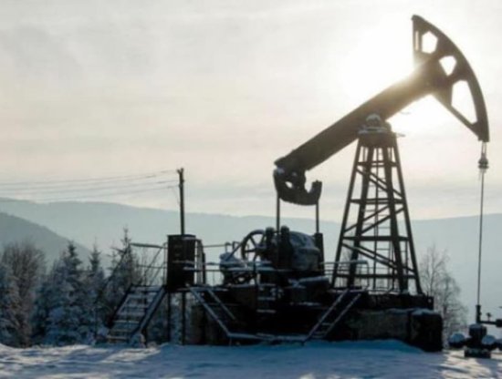 Petrol Fiyatları Talep Endişeleri ve Rusya'nın Dizel Yasağını Kaldırma Planıyla Düştü