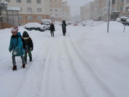 Şiddetli Kar Yağışı İle Birlikte 15 Şehirde Okullar Tatil Edildi