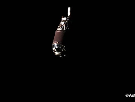 Uzay Çöplerini İnceleyen Uydu: İlk Çöp Fotoğrafı Geldi