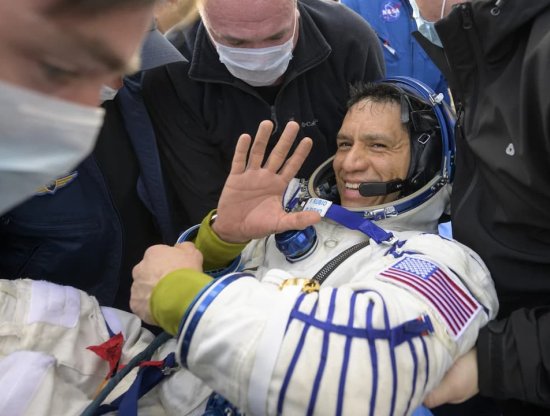 Uzayda Mahsur Kalan Üç Astronot Dünya’ya Döndü