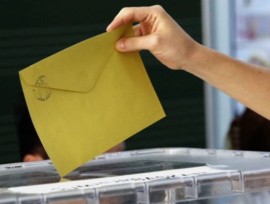 AK Parti Seçmeni: Yerel Seçimde Hangi Partiye Oy Verdi?