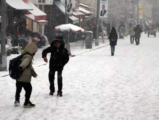 Eğitime Kar Engeli: İşte Okulların Tatil Edildiği İller